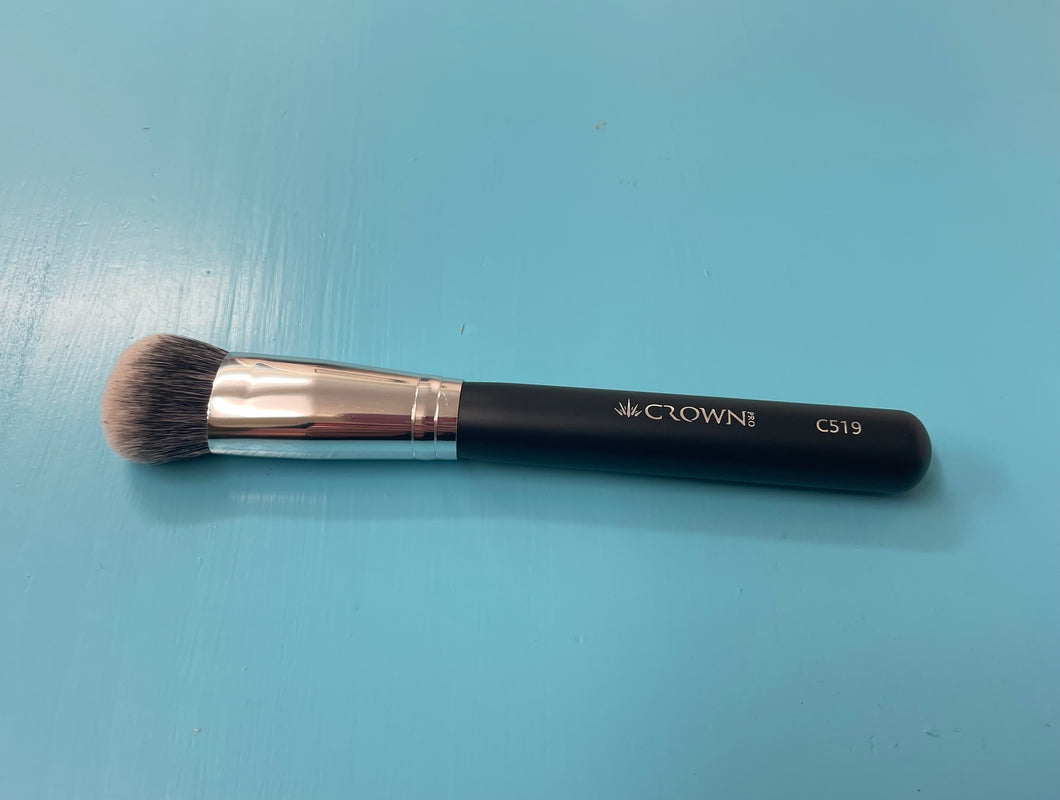Crown Pro Blush Brush